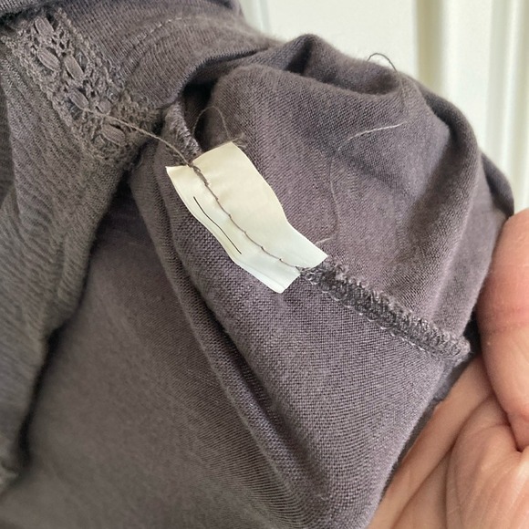 Altard State Womens Velvet Floral Boho Bell Sleeve Blouse Tip Size S Grey Red - Picture 7 of 11